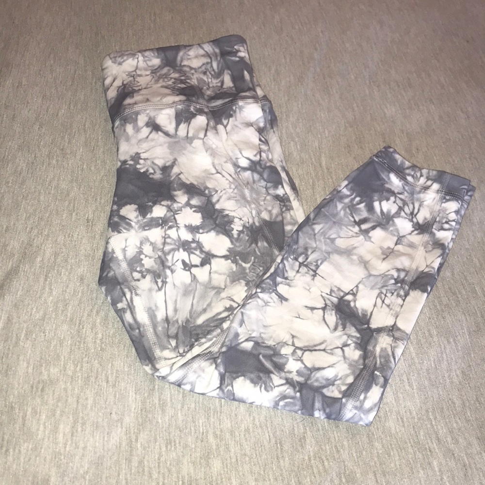 Athleta Powertiva Salutation Tie Dye 7/8 Legging